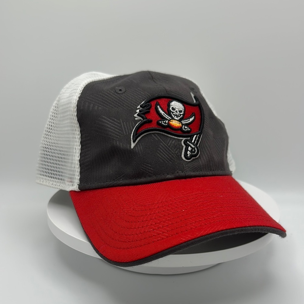 FANATICS NFL Tampa Bay Bucs Snap Back Ball Cap, Adult Size, EUC